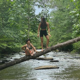 Cassady McClincy Zhang feet photo thumbnail