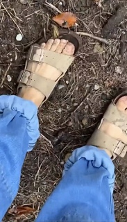 Cassady McClincy Zhang feet photo thumbnail