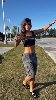 Cassady McClincy Zhang feet photo thumbnail