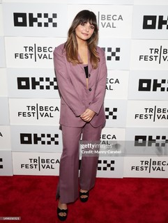 Cassady McClincy Zhang feet photo thumbnail