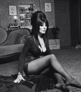Cassandra Peterson feet photo thumbnail