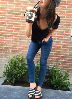 Cassi Thomson feet photo 15