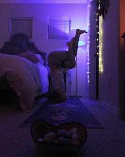 Cassi Thomson feet photo 11