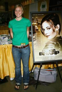 Cassidy Freeman feet photo thumbnail