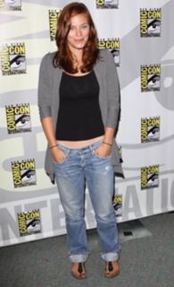 Cassidy Freeman feet photo thumbnail