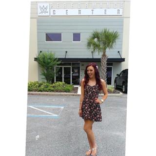 Cassie Arneill feet photo thumbnail