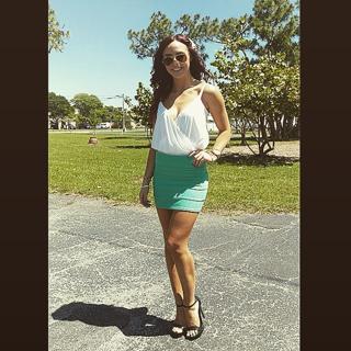 Cassie Arneill feet photo thumbnail