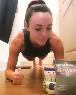 Cassie Arneill feet photo thumbnail