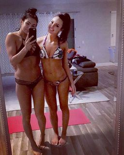 Cassie Arneill feet photo thumbnail