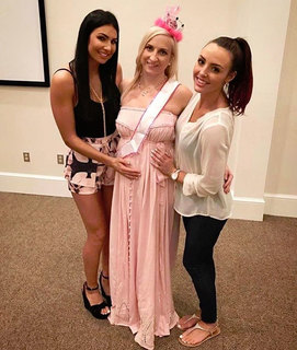 Cassie Arneill feet photo thumbnail