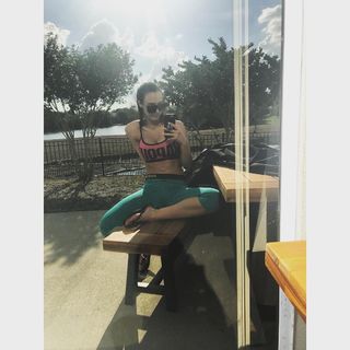 Cassie Arneill feet photo thumbnail