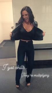 Cassie Arneill feet photo thumbnail