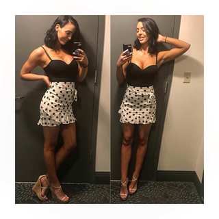 Cassie Arneill feet photo thumbnail