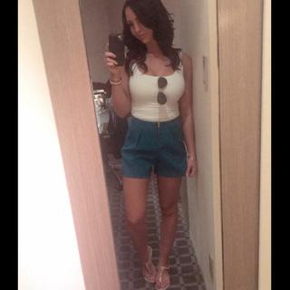 Cassie Arneill feet photo thumbnail