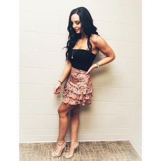 Cassie Arneill feet photo thumbnail