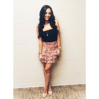 Cassie Arneill feet photo thumbnail