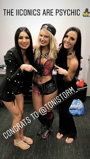 Cassie Arneill feet photo thumbnail