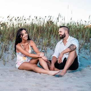 Cassie Arneill feet photo thumbnail