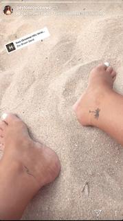 Cassie Arneill feet photo thumbnail