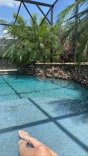 Cassie Arneill feet photo thumbnail