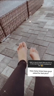 Cassie Arneill feet photo thumbnail