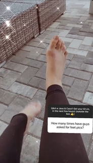 Cassie Arneill feet photo thumbnail