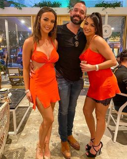 Cassie Arneill feet photo thumbnail