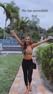 Cassie Arneill feet photo thumbnail