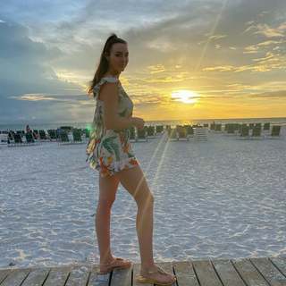 Cassie Arneill feet photo thumbnail