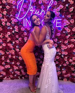 Cassie Arneill feet photo thumbnail