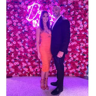 Cassie Arneill feet photo thumbnail