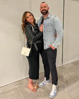 Cassie Arneill feet photo thumbnail