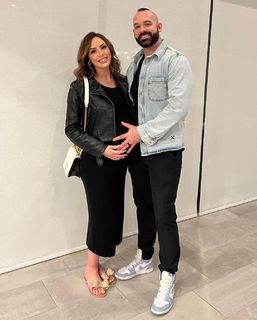 Cassie Arneill feet photo thumbnail