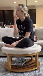 Cassie Arneill feet photo 10