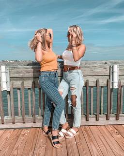 Cassie Randolph feet photo 10