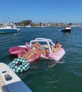 Cassie Randolph feet photo 11