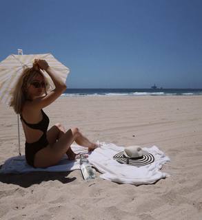 Cassie Randolph feet photo 8