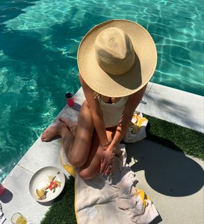 Cassie Randolph feet photo 9