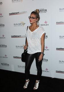 Cassie Scerbo feet photo thumbnail