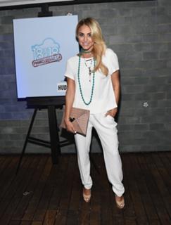 Cassie Scerbo feet photo thumbnail