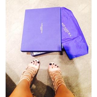 Cassie Scerbo feet photo thumbnail