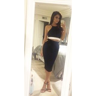 Cassie Scerbo feet photo thumbnail