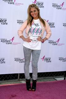 Cassie Scerbo feet photo thumbnail