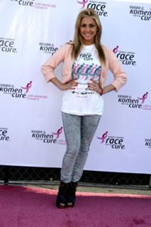 Cassie Scerbo feet photo thumbnail