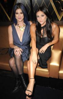 Cassie Scerbo feet photo thumbnail