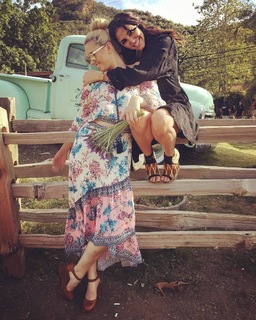 Cassie Scerbo feet photo thumbnail