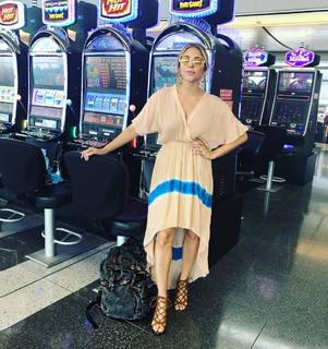 Cassie Scerbo feet photo thumbnail
