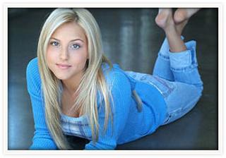 Cassie Scerbo feet photo thumbnail