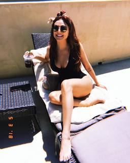 Cassie Scerbo feet photo thumbnail
