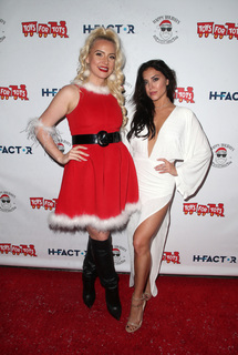Cassie Scerbo feet photo thumbnail